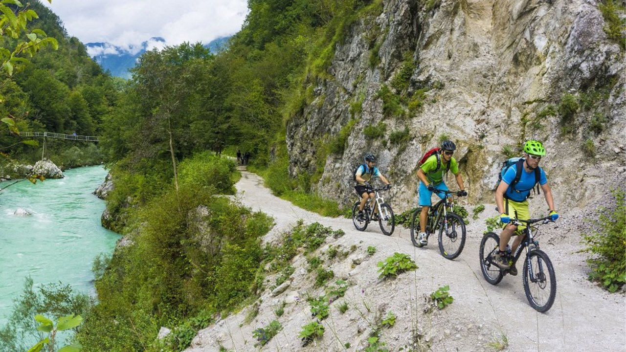 MTB KOLESARJENJE MAYA TEAM (2) MTB KOLESARJENJE MAYA TEAM (2)